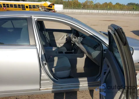 2007 Toyota Camry Le z USA, uszkodzony, nr VIN 4T1BE46K07U696626